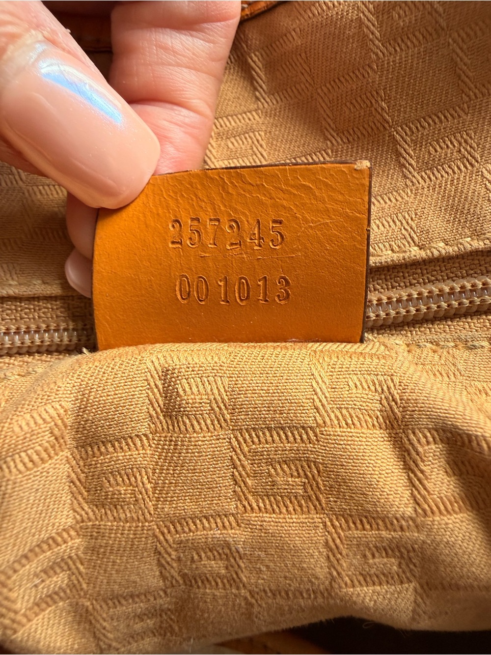 Gucci GG Supreme Tote - Picture 8 of 16